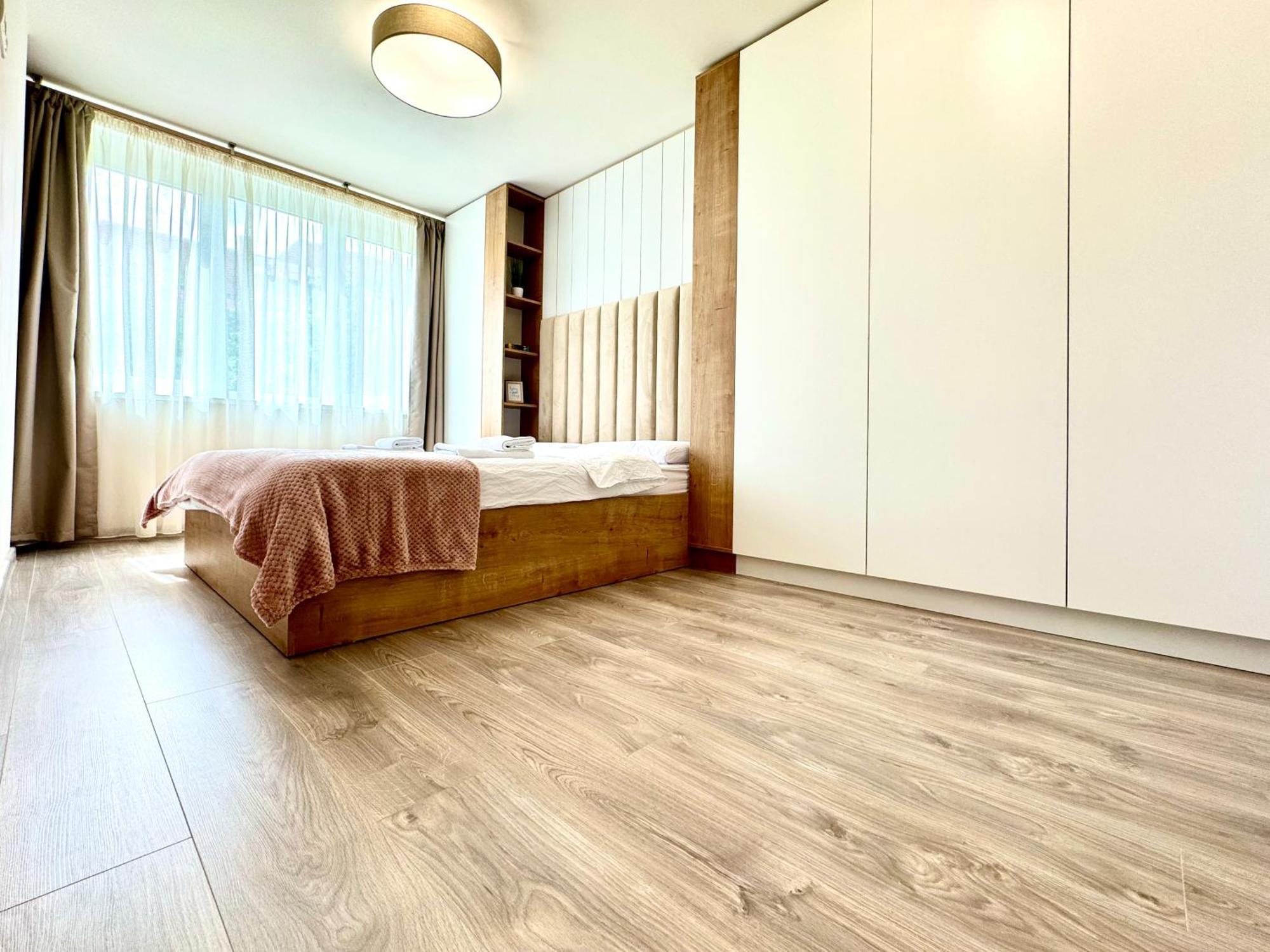Apartment Two Chic
